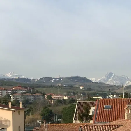 Apartamento Gran Sasso E Adriatico Pineto